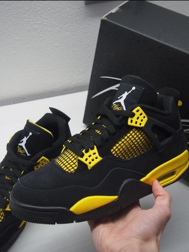 Jordan yellow thunder 43 - 4,